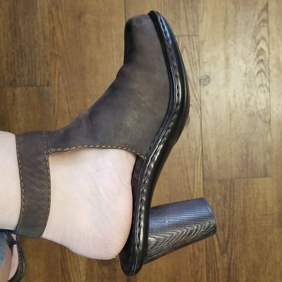 Born handcrafted footwear brown leather upper with closed toe open back heal - Picture 9 of 10